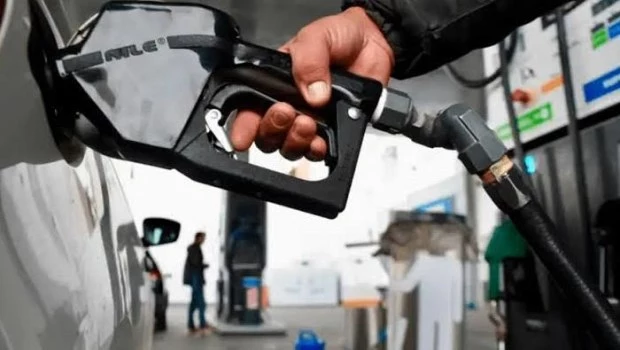 El Gobierno postergó el aumento de impuestos a combustibles