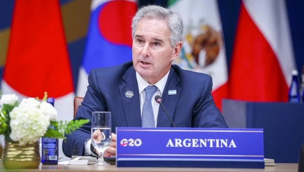 El Gobierno desmiente que Brasil haya pedido explicaciones por la entrada al país de Flávio