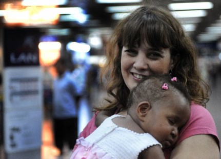 Llegó la primera beba haitiana, adoptada por un matrimonio mendocino