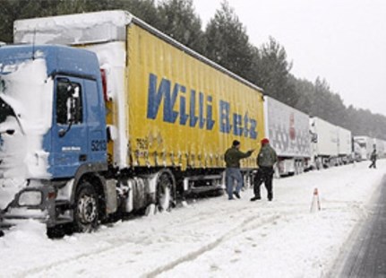 Por la nieve, hay 2.000 varados en Francia y cortes de luz en toda España