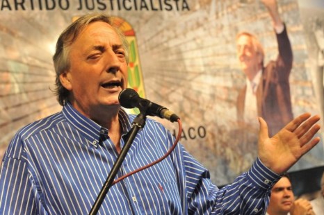 "Estamos decididos a gobernar hasta el 2020", dijo Kirchner al reasumir en el PJ