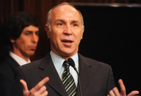 Ricardo Lorenzetti.