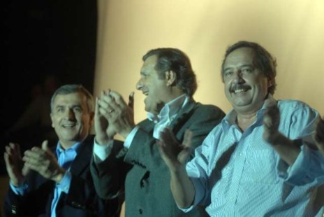 Alfonsín convocó a los radicales que se fueron para renovar el partido