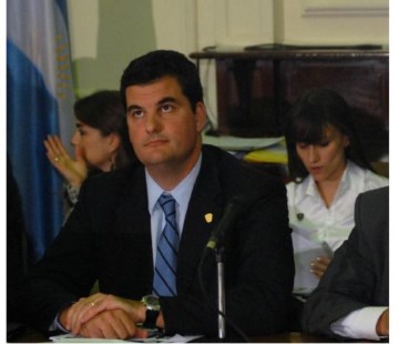 Burzaco admite fallas en la selección de personal de la Metropolitana