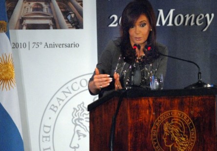 La Presidenta elogió el pago de deuda con reservas y cuestionó la autonomía del Central