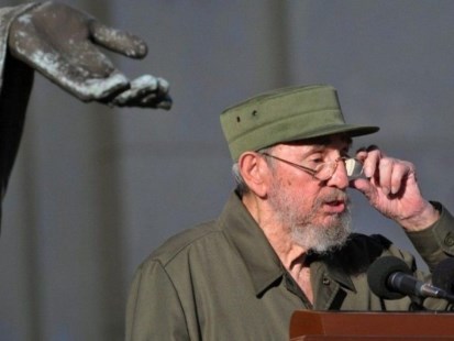 Fidel Castro volvió a hablar en público ante miles de estudiantes