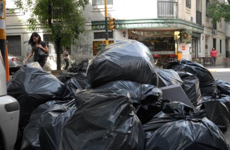 La Ciudad amaneció otra vez con basura en las calles - Actualidad ...