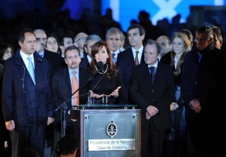 Los "K" hacen todo para perder pero todavía no lo consiguen