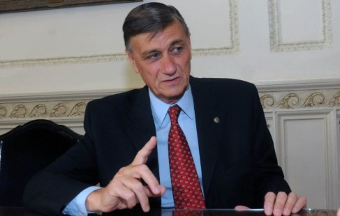 Binner: "El dinero que el Gobierno paga en el Fútbol para Todos debería destinarse a los jubilados"