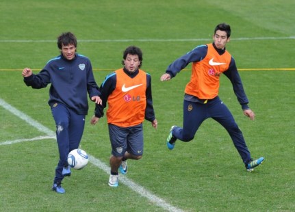 Riquelme y Cvitanich jugarán ante Lanús