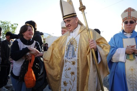Bergoglio llamó a defender la vida desde el seno materno 