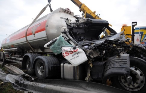 Dos camiones chocaron en la Panamericana y hubo demoras en el tránsito