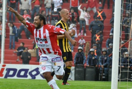 Instituto derrotó a Almirante Brown y alcanzó a River como escolta