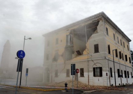 Al menos seis muertos por un terremoto de 5,9 grados en el norte de Italia