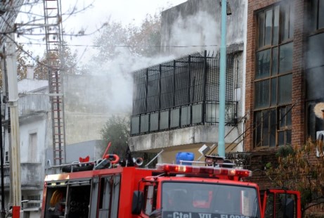Se incendió una fábrica textil en el barrio de Flores