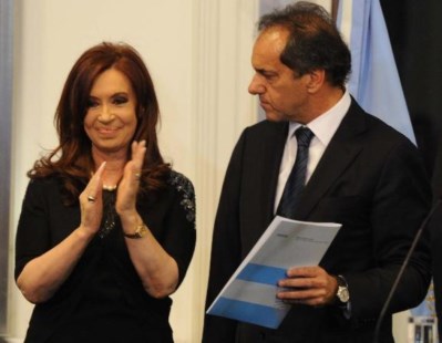 Paró la ofensiva contra Scioli, pero el ajuste no se detiene 