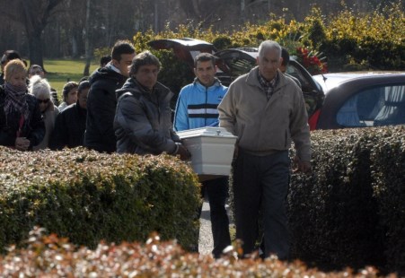 Inhumaron los restos de los niños que se ahogaron en una pileta en Moreno