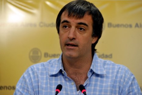 Esteban Bullrich calificó de "fascismo" a las actividades de La Cámpora en las escuelas