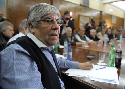 Moyano pidió un fuerte aumento de Ganancias porque "la inflación superó el 45 por ciento"