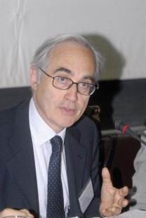 La Iglesia dejó su vestidura dogmática y causó confusión