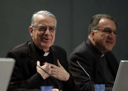 El Vaticano rechazó las denuncias contra Francisco