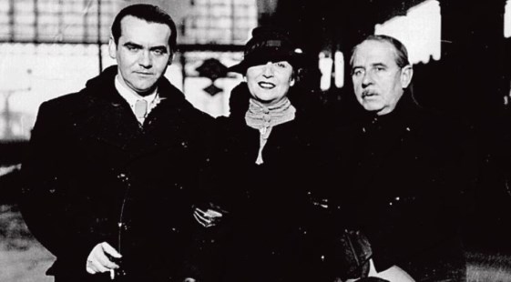 García Lorca junto a Lola Membrives en Buenos Aires.