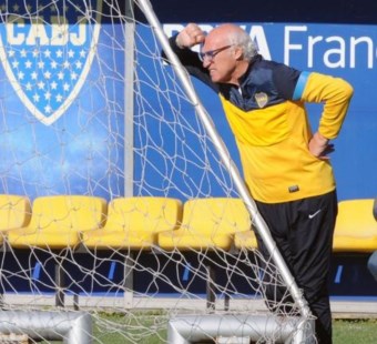 Bianchi se reunió con los jugadores tras la humillante goleada en San Juan