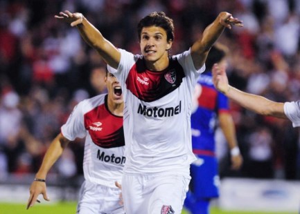 Newell's venció con claridad a Tigre y sigue cerca de la punta