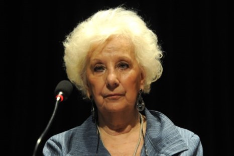 "Un ser despreciable ha dejado este mundo", afirmó Estela de Carlotto