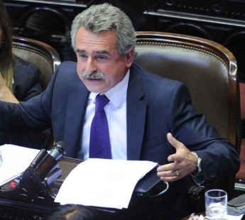Blanqueo de capitales: Rossi acusó a opositores de tremendistas
