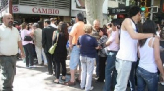 Ahora, limitan las extracciones en el exterior