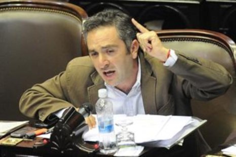 La Cámpora vuelve a denunciar "un movimiento destituyente" y convoca a "organizarse"
