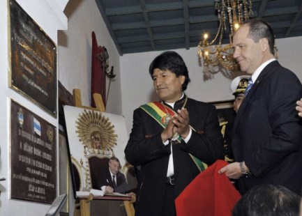 Evo Morales homenajeó a Kirchner a 10 años de su asunción como presidente