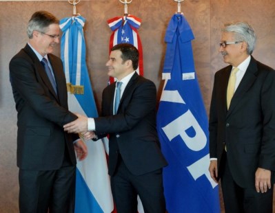 El martes 16 de julio, Miguel Angel Galuccio selló con las máximas autoridades de Chevron el pacto para explorar Vaca Muerta.