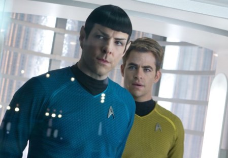 Spock (Zachary Quinto) y James Kirk (Chris Pine), el capitán de la Enterprise y su ayudante en dificultades. 