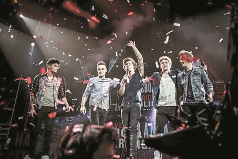 Cada recital de "One Direction" es una fiesta aclamada por sus fans.