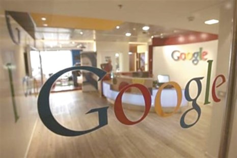 "Si entra a Internet, no sale jamás"