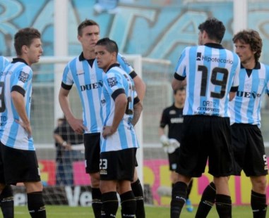 Un Racing sin rumbo recibió otro cachetazo en Córdoba - Deportes ...