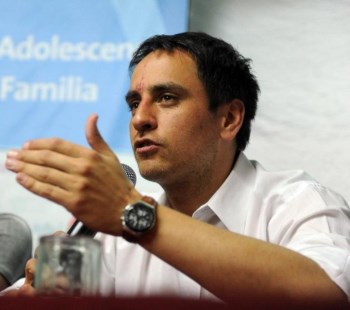 Cabandié amenazó a una gendarme con hacerle aplicar un "correctivo"