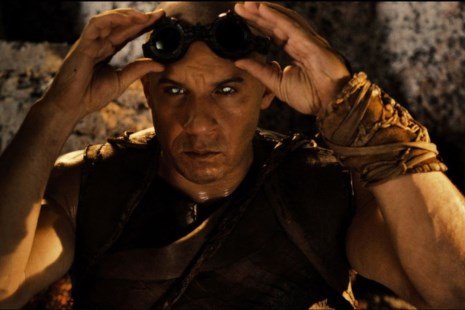 Richard B. Riddick (Vin Diesel), es capaz de vencer a todos. 
