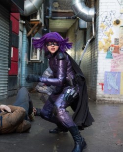 Hit Girl (Chloë Grace Moretz), una superheroína dispuesta a todo. 