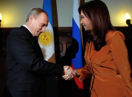 Cristina cuestionó al unipolarismo y agradeció el apoyo de Rusia por Malvinas