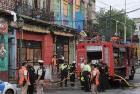 Ocho personas resultaron heridas por un incendio en un conventillo de La Boca
