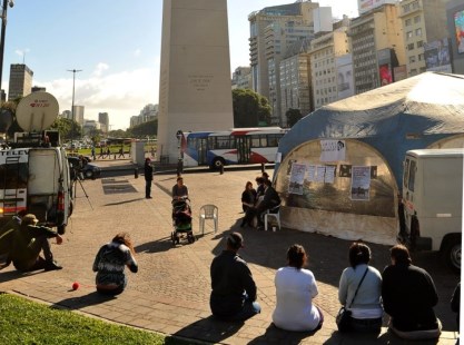 Se mantiene el campamento con huelga de hambre en el Obelisco