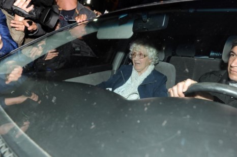 La Presidenta suspendió un acto por la operación de cadera de su madre