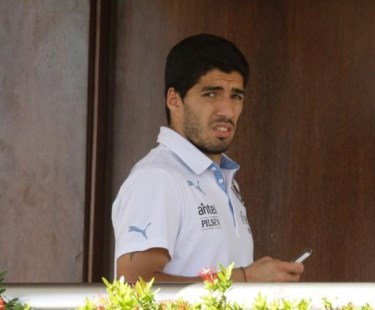 Durísima sanción contra Luis Suárez que se quedó fuera del Mundial
