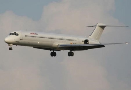 Otra tragedia: se estrelló un avión con 119 personas a bordo en el desierto africano