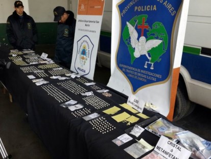 Desbaratan una banda y secuestran éxtasis, LSD, efedrina, cocaína y armas