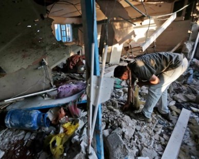 Un ataque israelí a una escuela de la ONU dejó un saldo de 16 muertos y más de 100 heridos