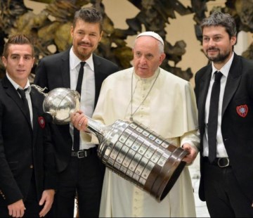 La delegación de San Lorenzo regresó al país tras visitar a Francisco: "Nos dijo que le dimos dos minutos de felicidad"